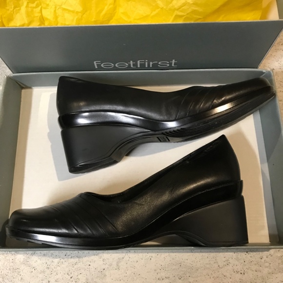 Feet First Theolinda Slip On Closed Toe Heeled Shoes Women’s Size 6 Black - Picture 2 of 4